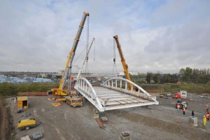 Lavori di realizzazione del ponte sul Rio Tresinara