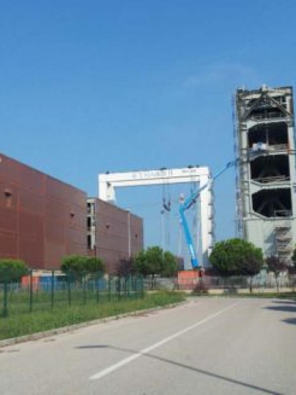 Realizzazione delle paratoie del Mose e per il Canale di Panama